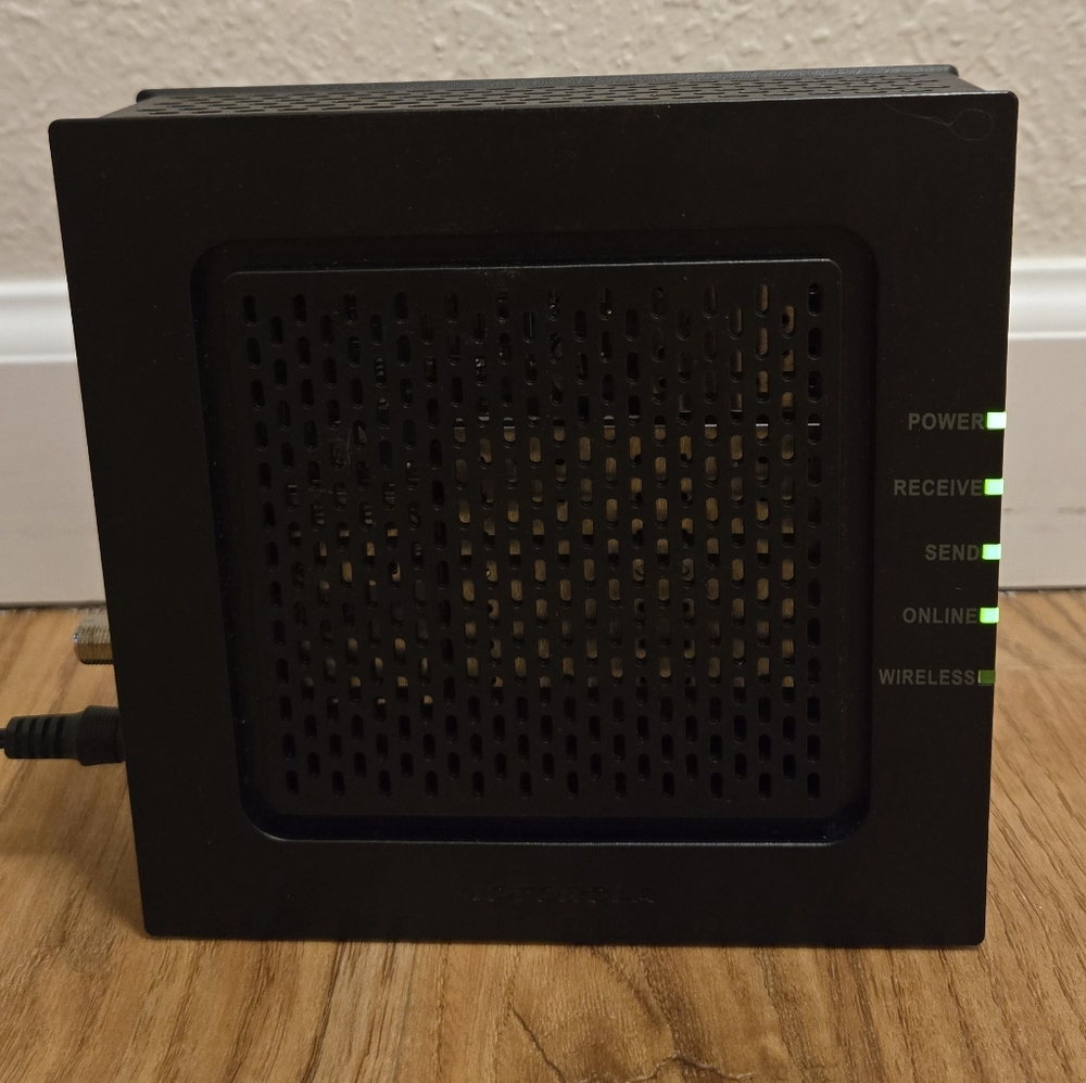 Motorola SURFboard 1-Port Wireless G Router & Cable Modem Gateway